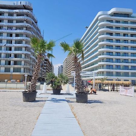 Lakeside Studio Mamaia Central Exterior photo