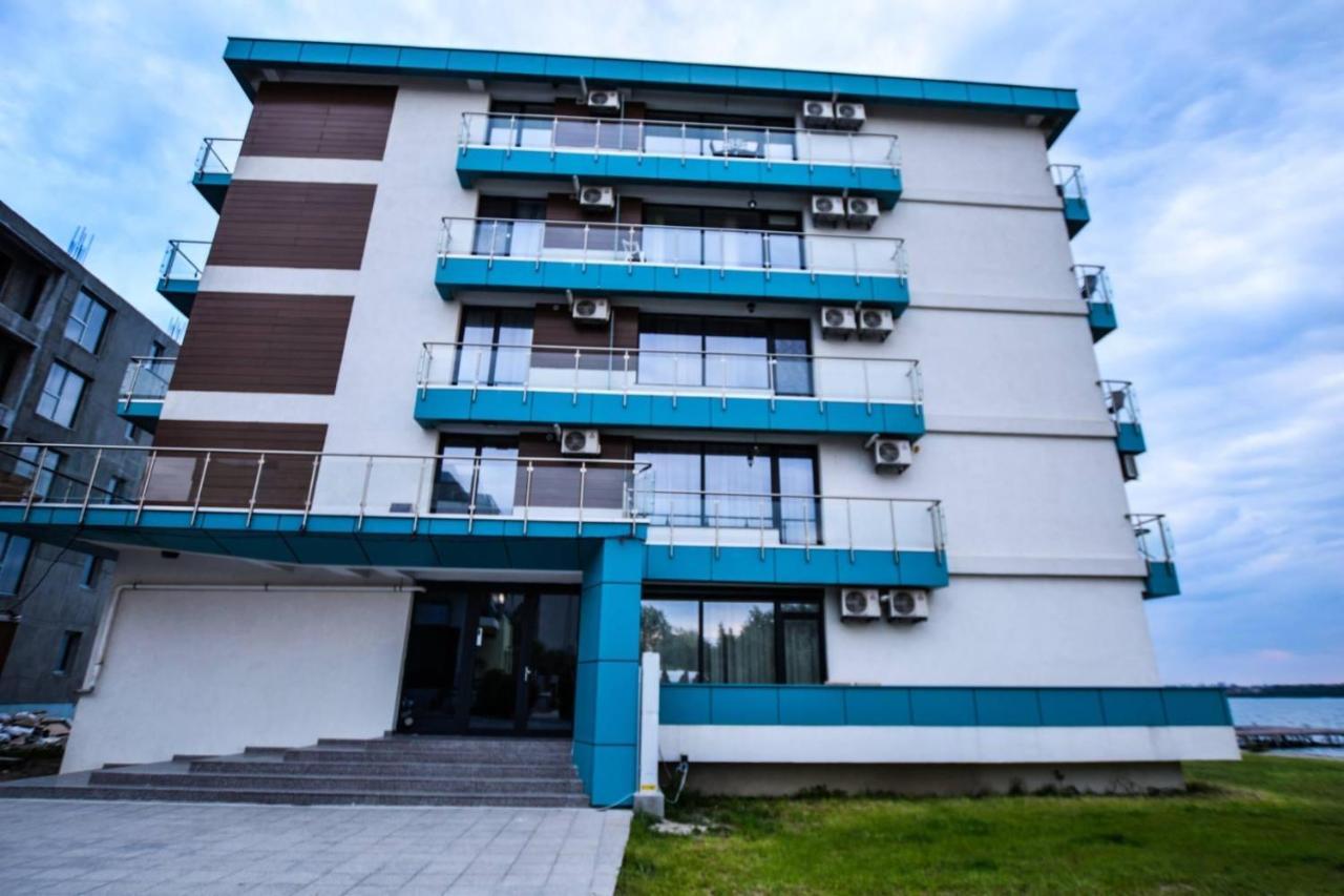 Lakeside Studio Mamaia Central Exterior photo