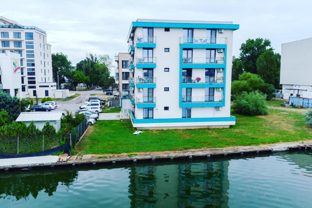 Lakeside Studio Mamaia Central Exterior photo