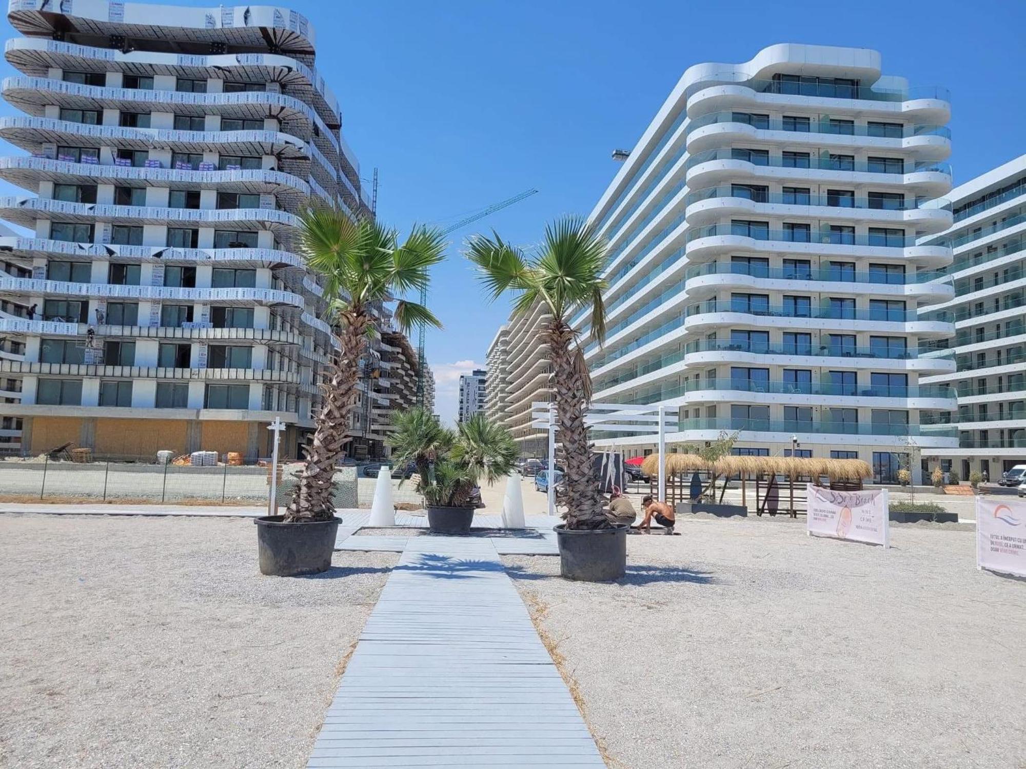 Lakeside Studio Mamaia Central Exterior photo