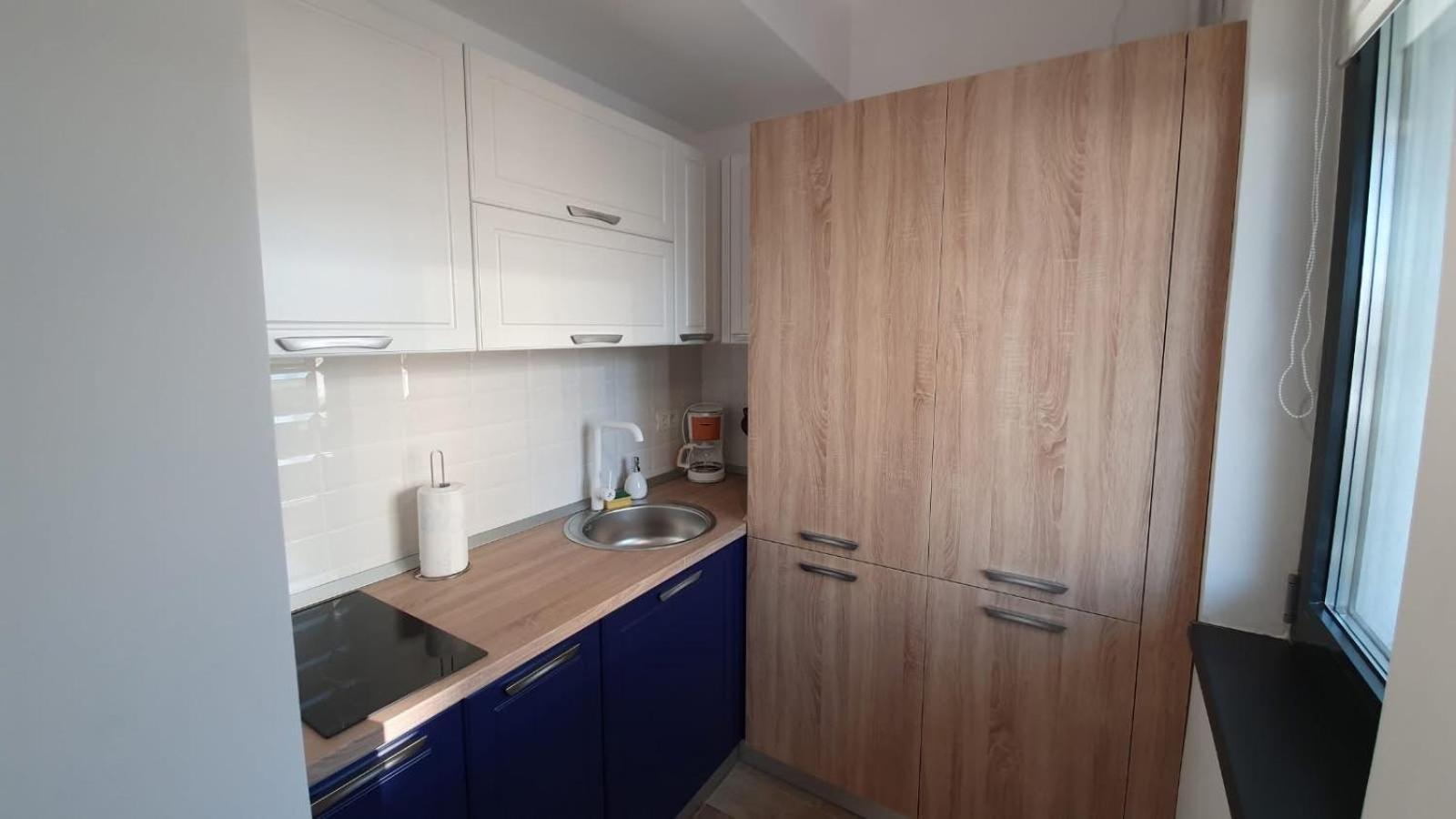 Lakeside Studio Mamaia Central Exterior photo
